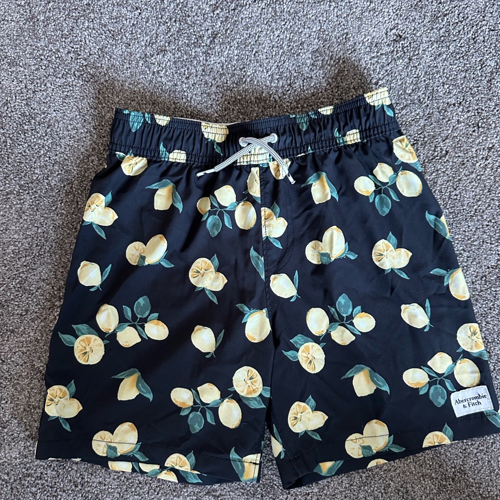 Abercrombie & Fitch Lemon Print Boys swim trunks 9/10